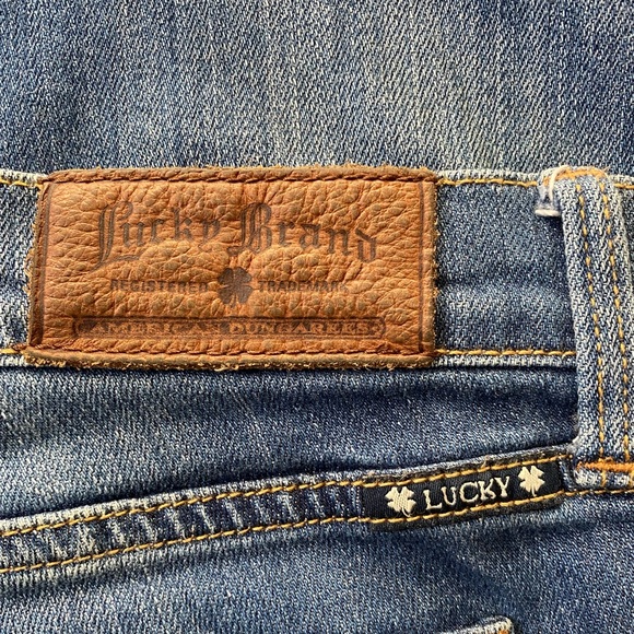 Lucky Brand Jeans Straight Leg Denim Jean Size 6 / 28 with 31.5” Inseam - Picture 5 of 9